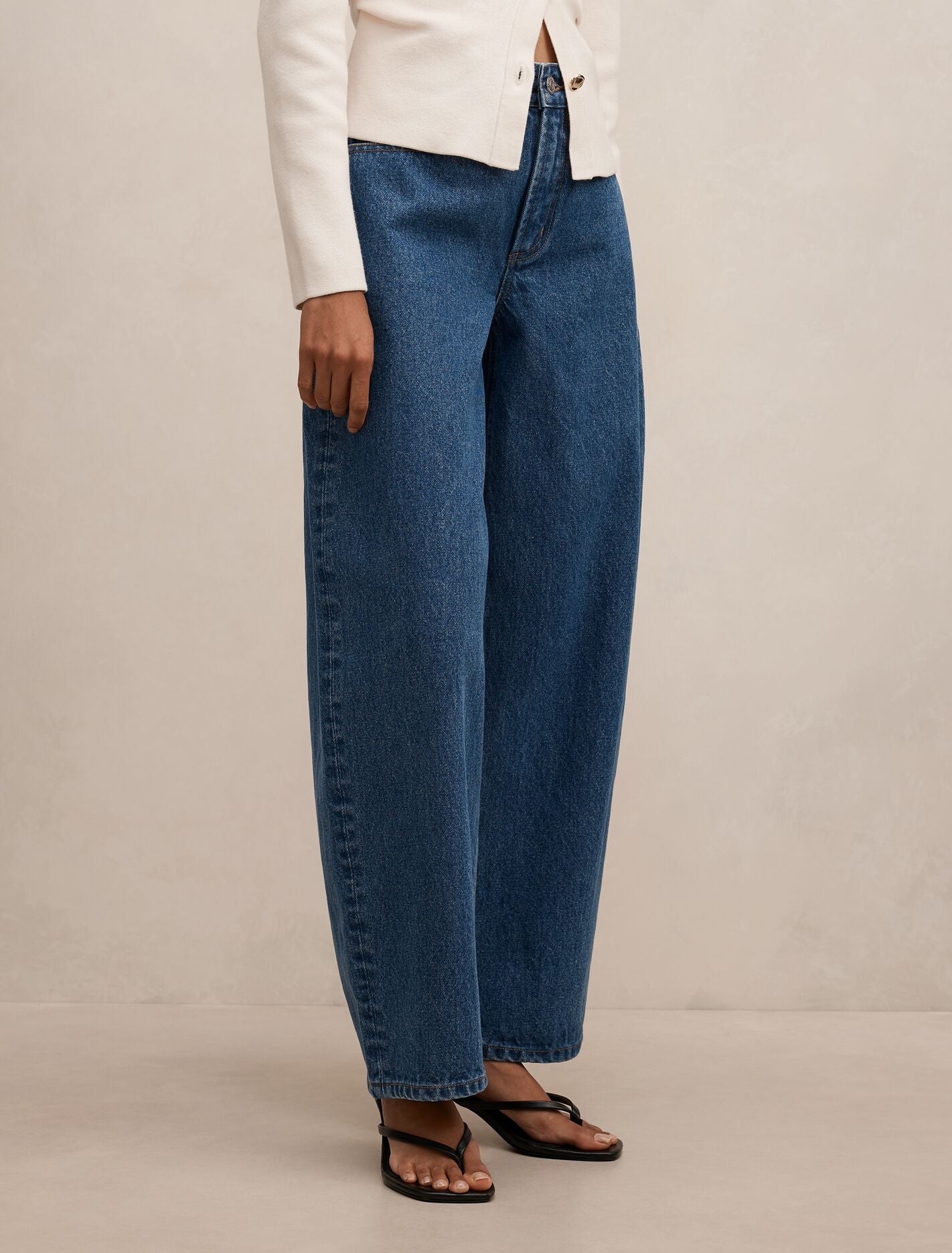 Emma Petite Mid Rise Barrel Jeans Forever New