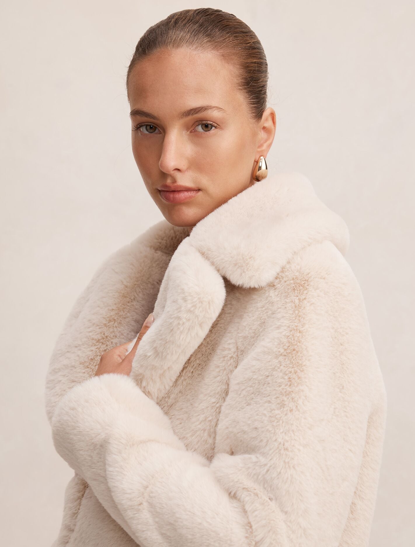 Piper Short Faux Fur Jacket Cream | Forever New
