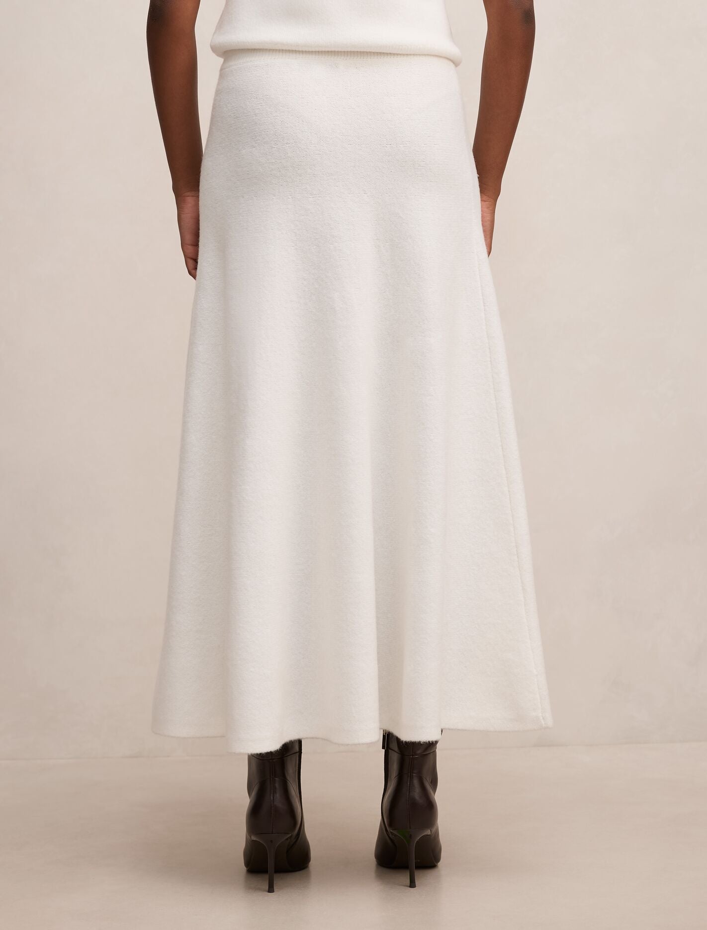 Elliotte Petite Knit Midi Skirt Forever New