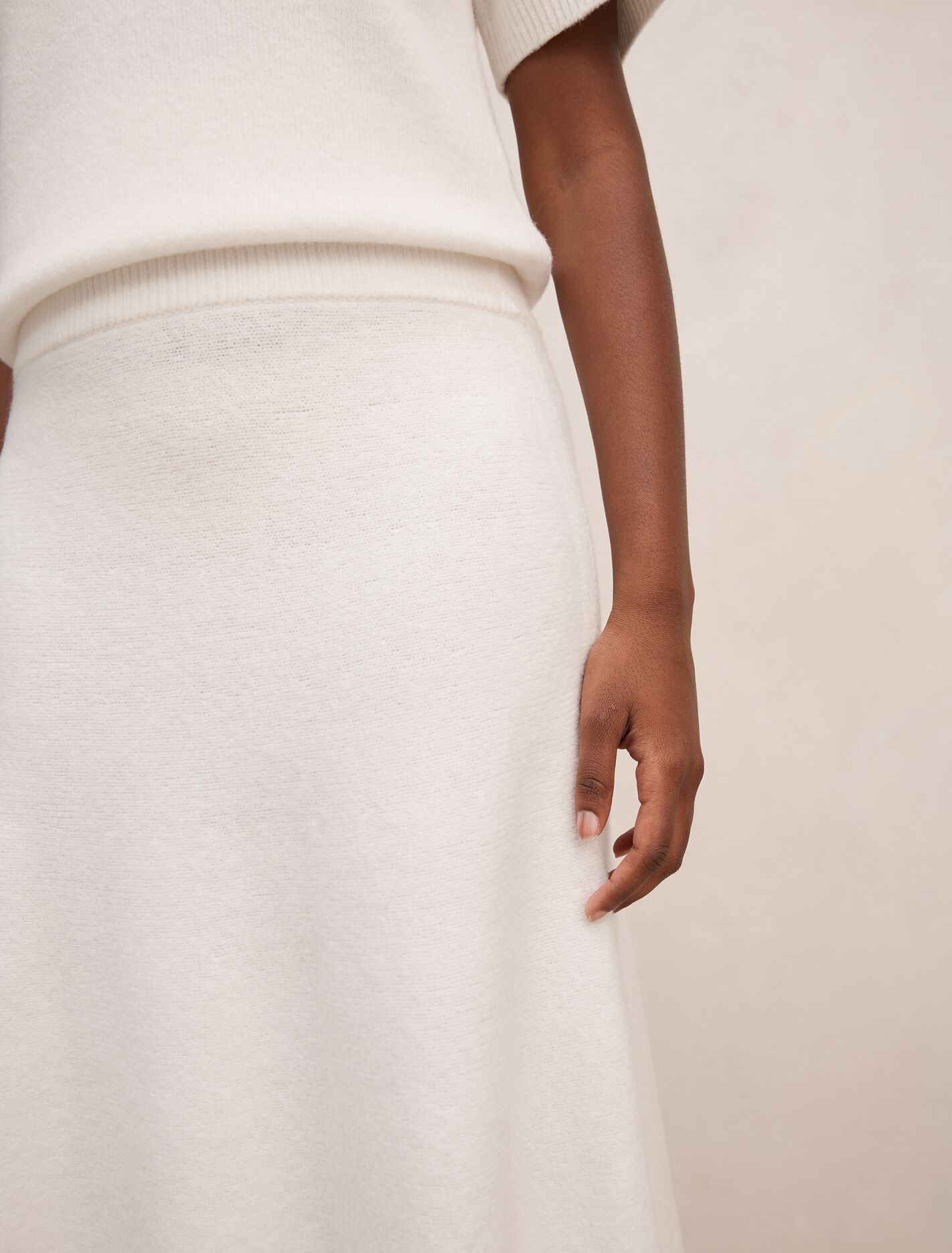 Elliotte Petite Knit Midi Skirt Forever New