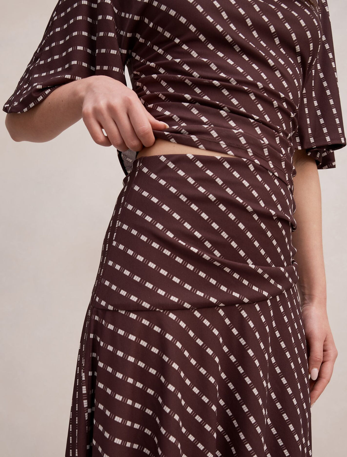 Polly Hanky Hem Midi Skirt Forever New
