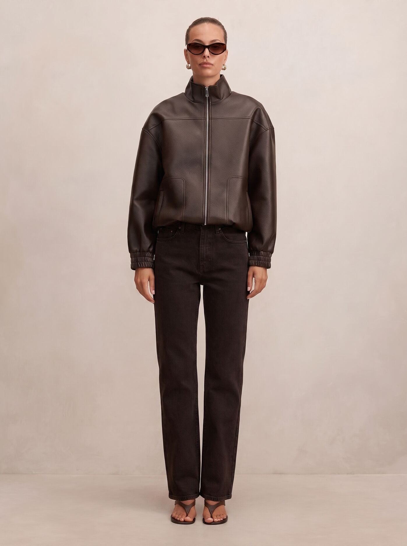 Nicki Mid-Rise Straight Jeans Forever New