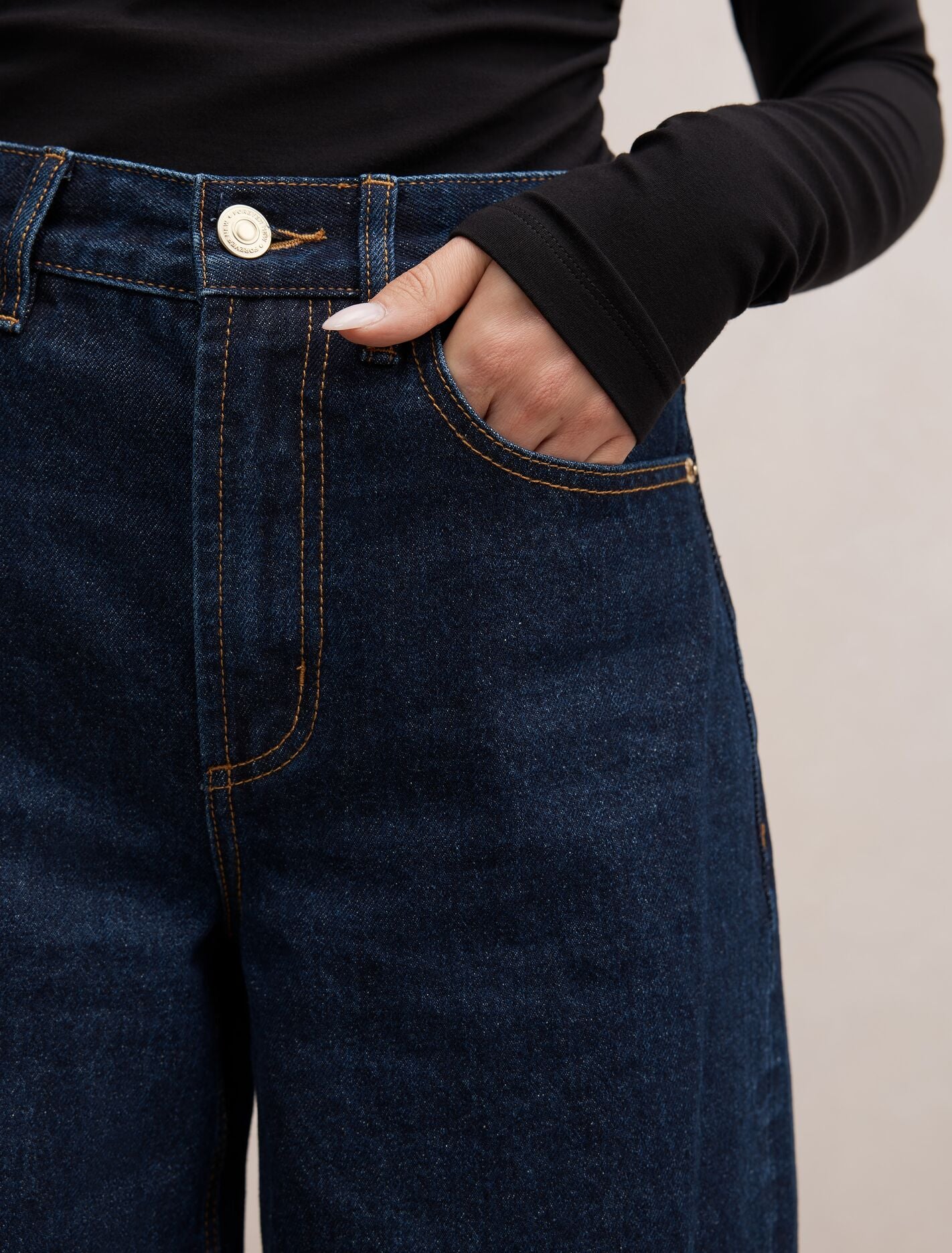Emma Mid-Rise Barrel Jeans Forever New