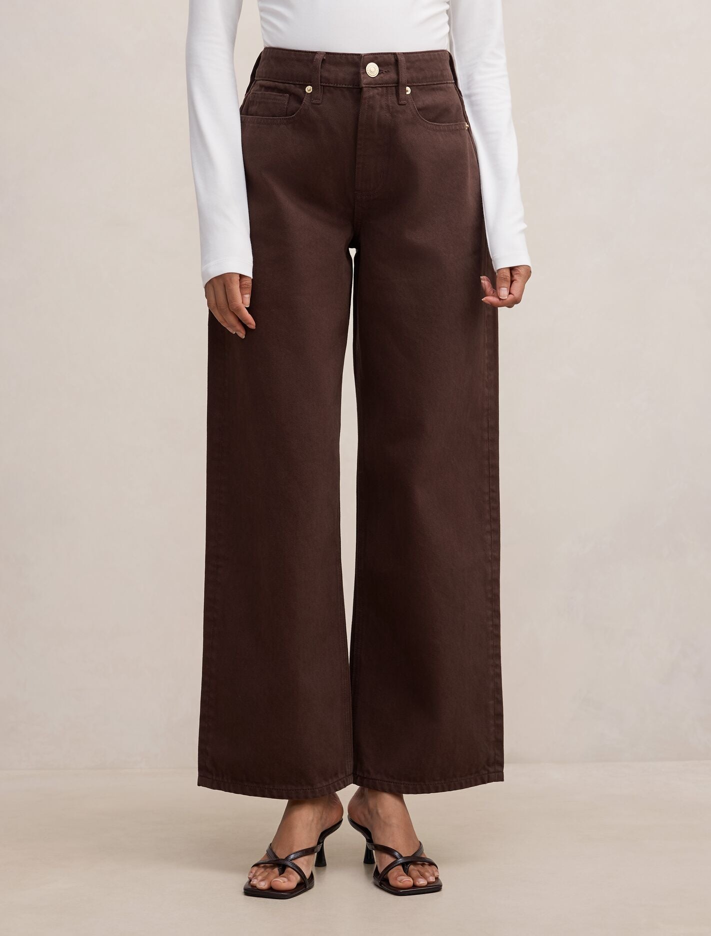Nicki Petite Mid Rise Straight Jeans Chocolate Forever New
