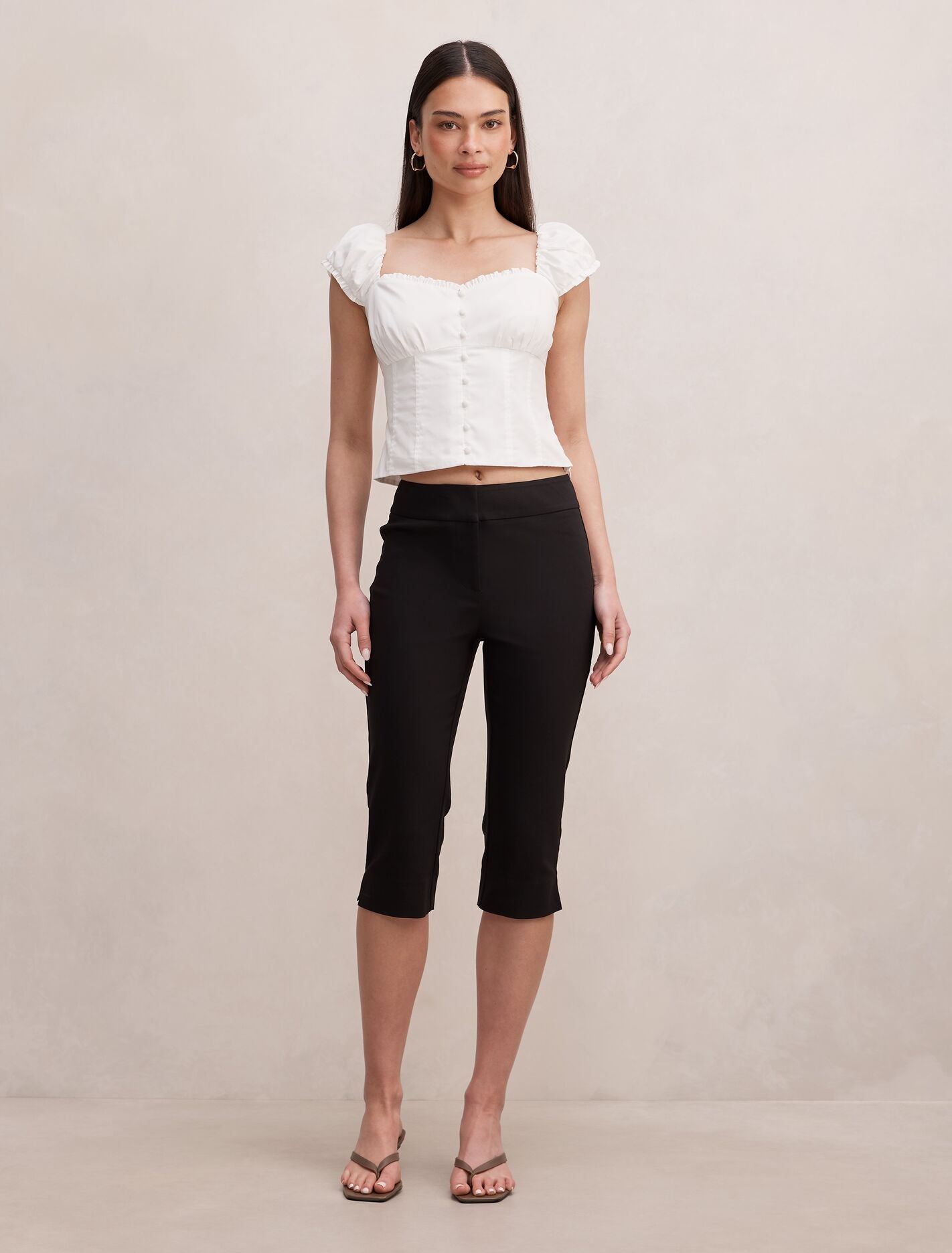 Alex Knee Length Capri Pants Black | Forever New