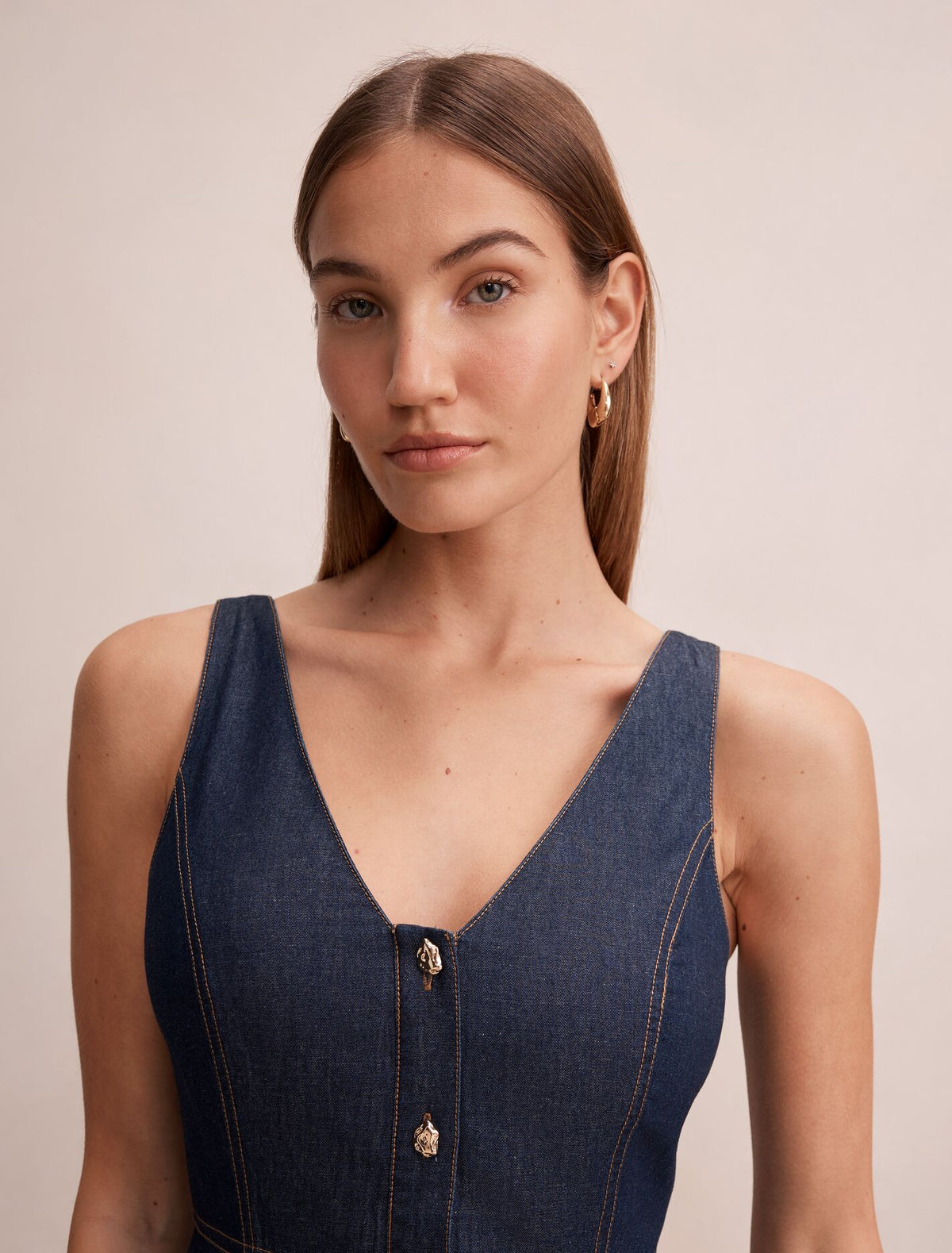 Anna V Neck Chambray Midi Dress Forever New