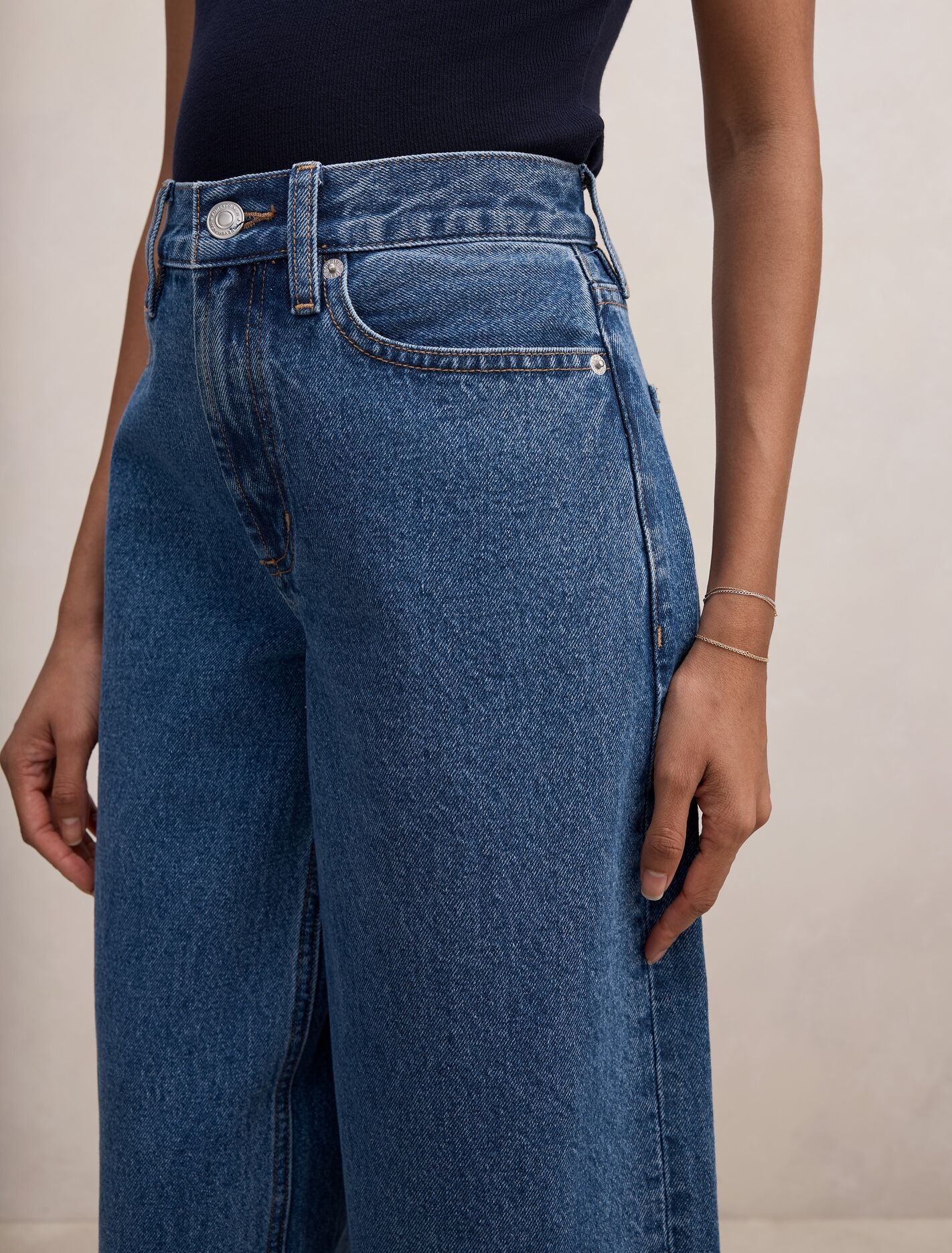 Emma Petite Mid-Rise Barrel Jeans Forever New