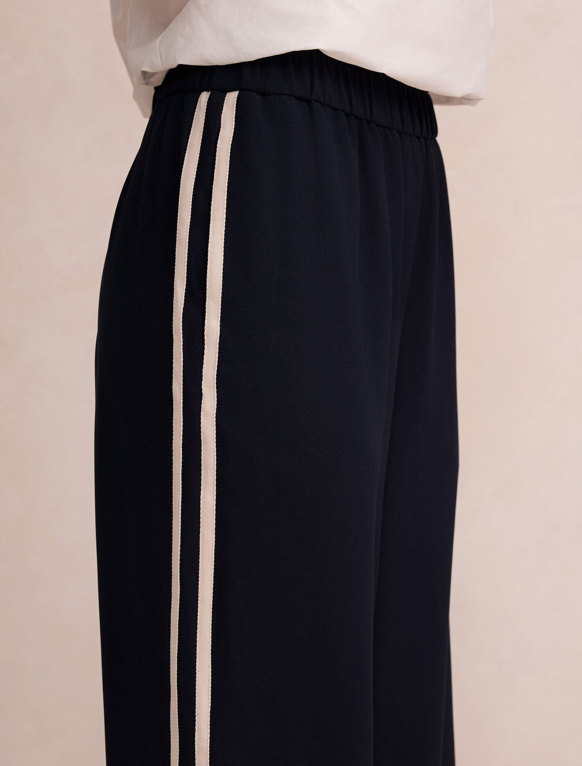 Chloe Side Stripe Wide Leg Pants Forever New