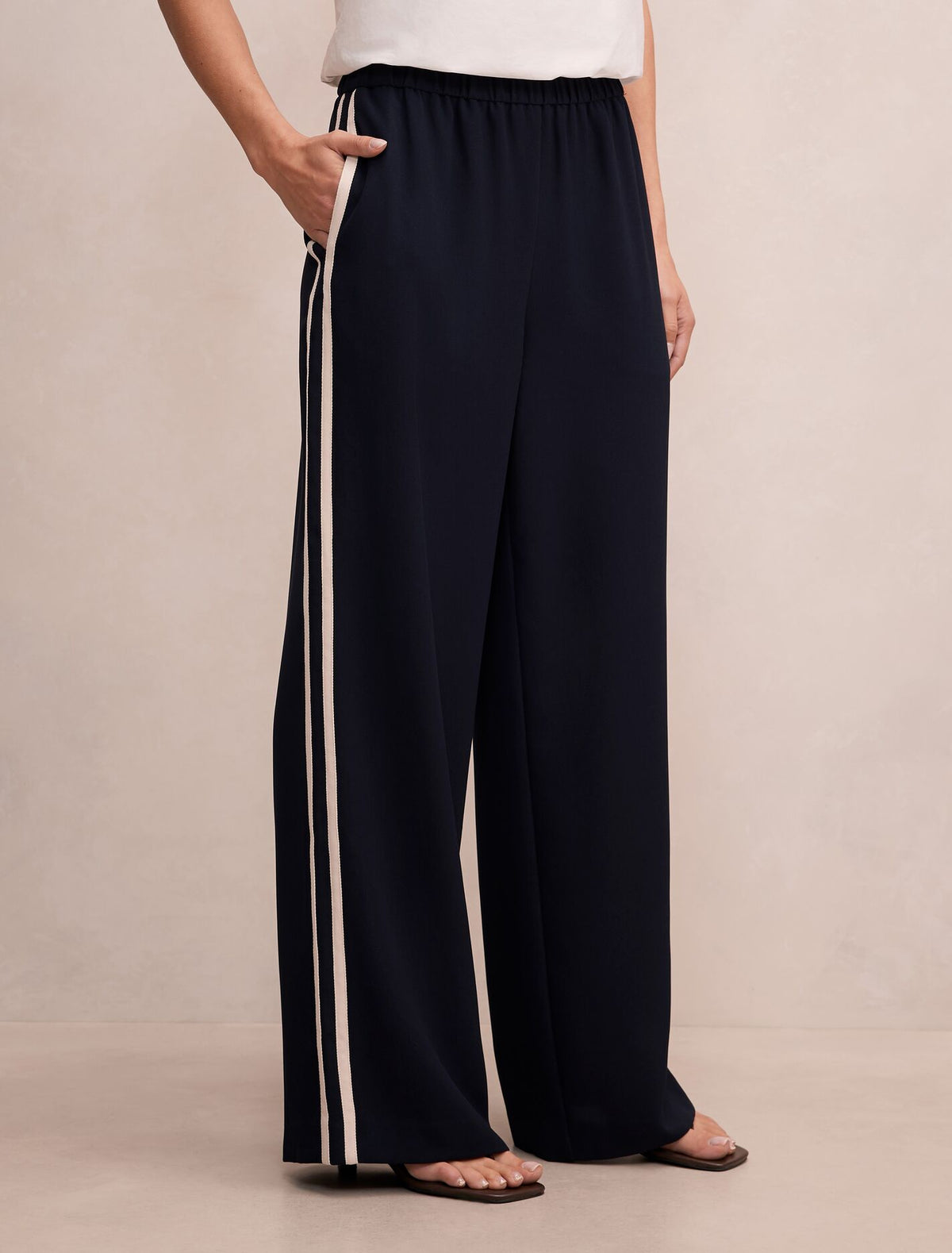 Chloe Side Stripe Wide Leg Pants Forever New