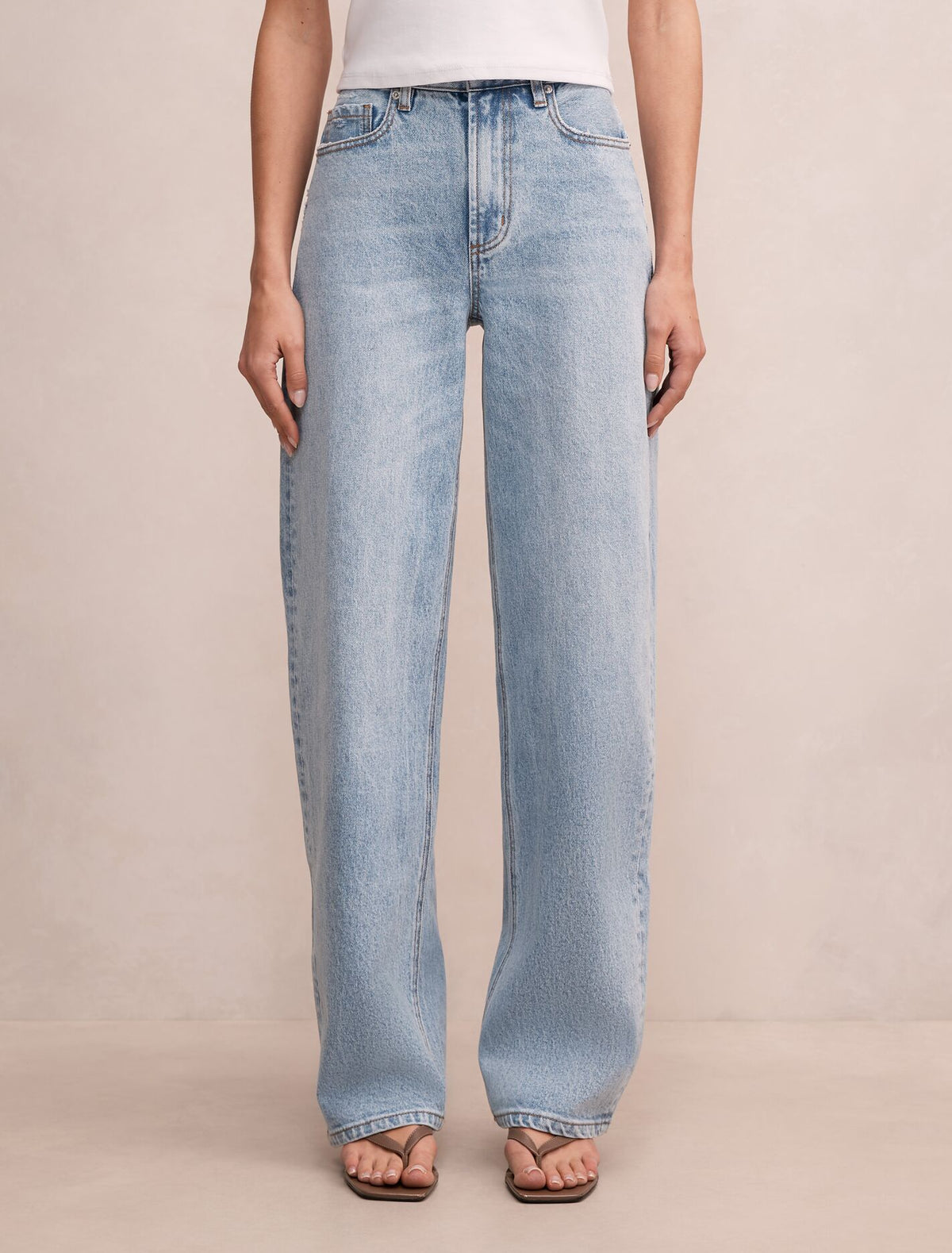 Emma Mid-Rise Barrel Jeans Forever New