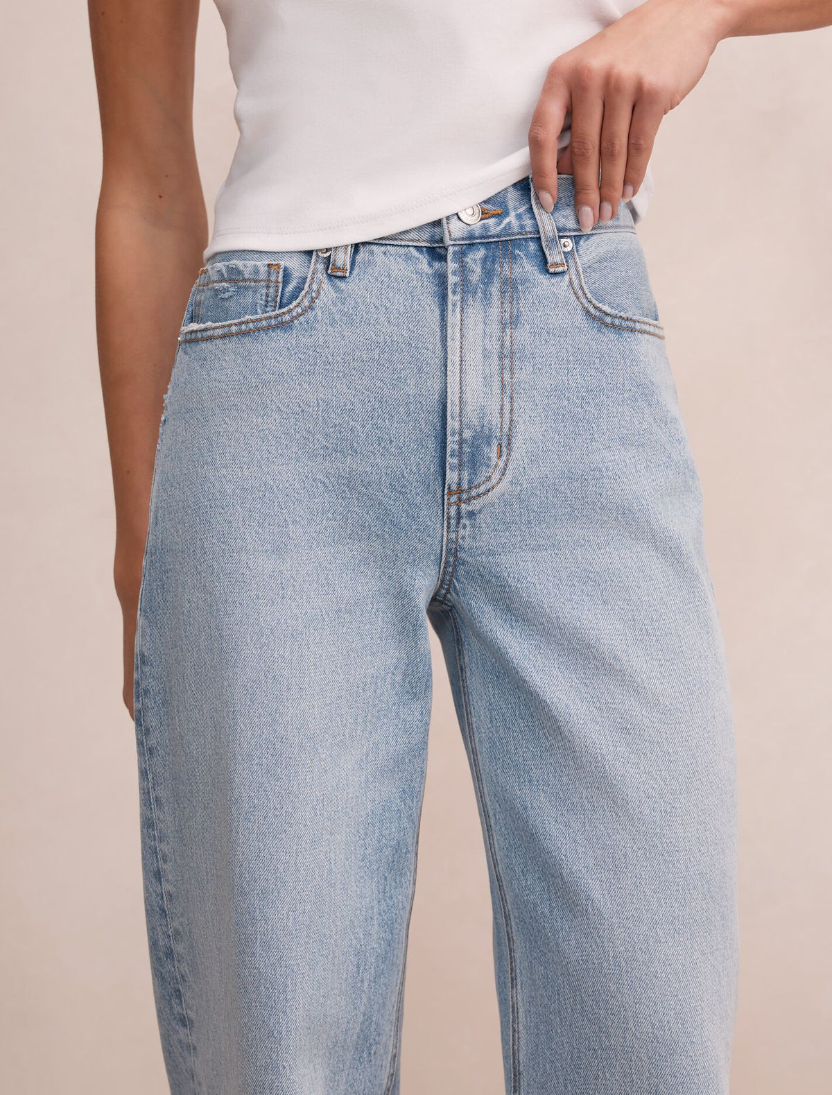 Nicki Mid-Rise Straight Jeans Forever New
