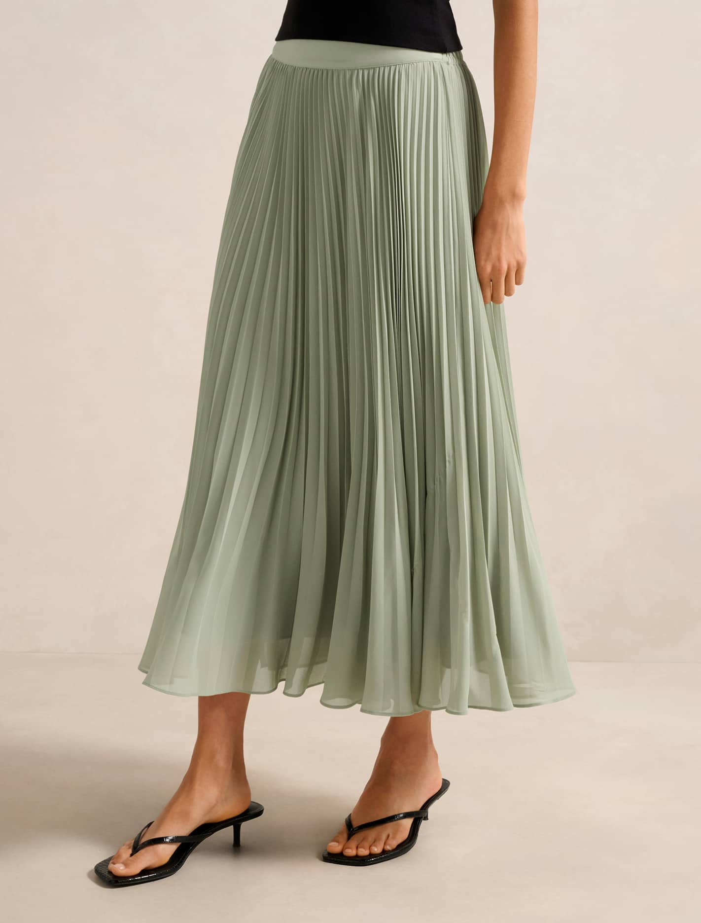 Aurora Pleated Skirt Forever New