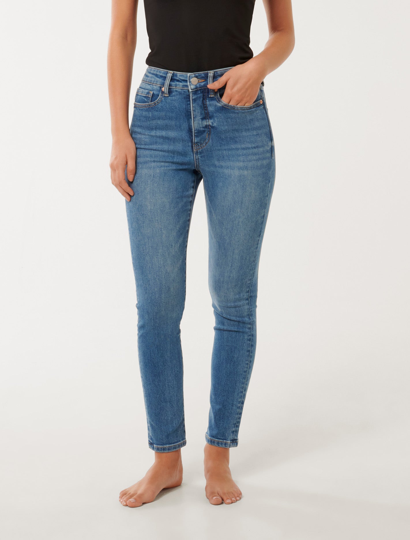 Jeans for Women - Black, White, Baggy and Straight Leg Jeans