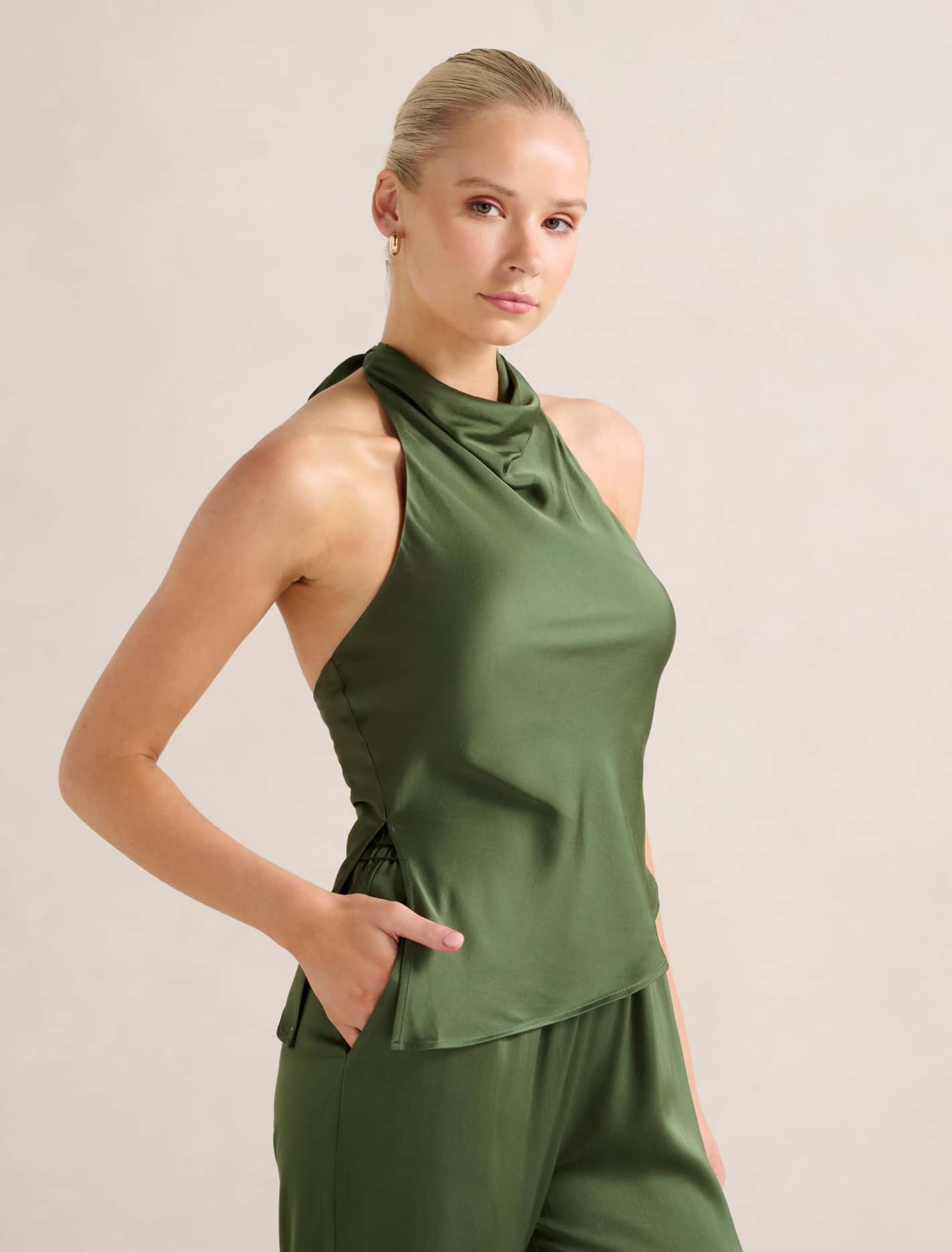 最終価格【yo BIOTOP】rayon bare halter neck Halter Trapeze Top from REFINERY – Refinery