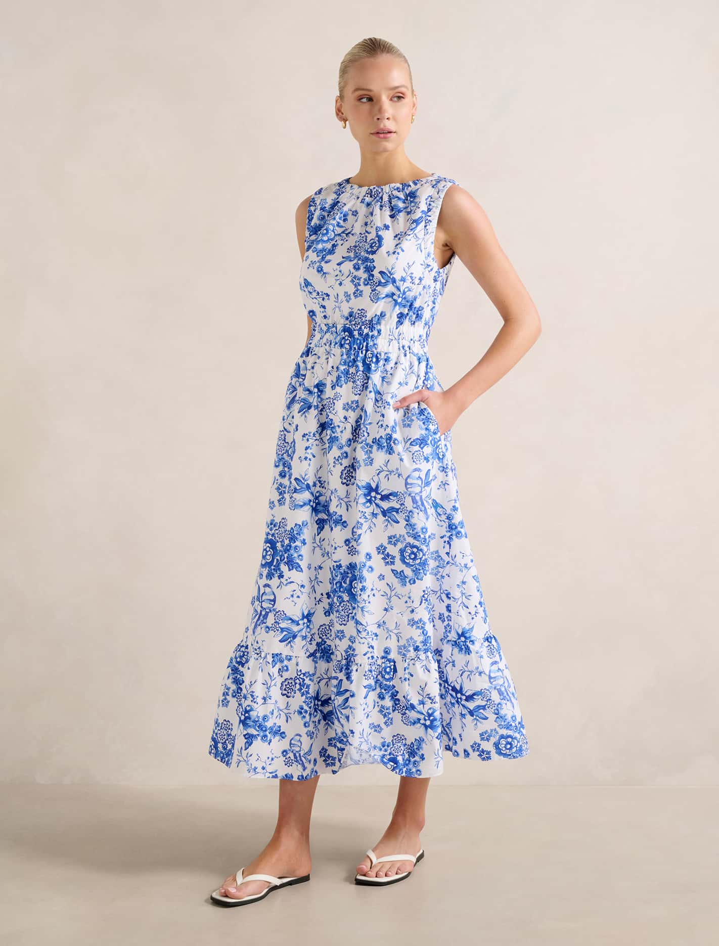 Bella Shirred Cotton Midi Dress Forever New