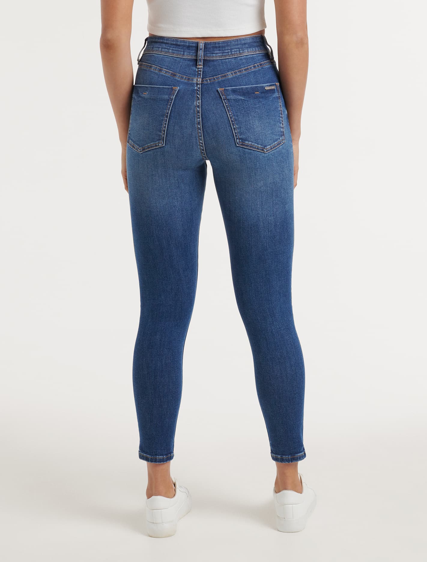 Nala Curvy Mid-Rise Skinny Jeans Scarbourough | Forever New